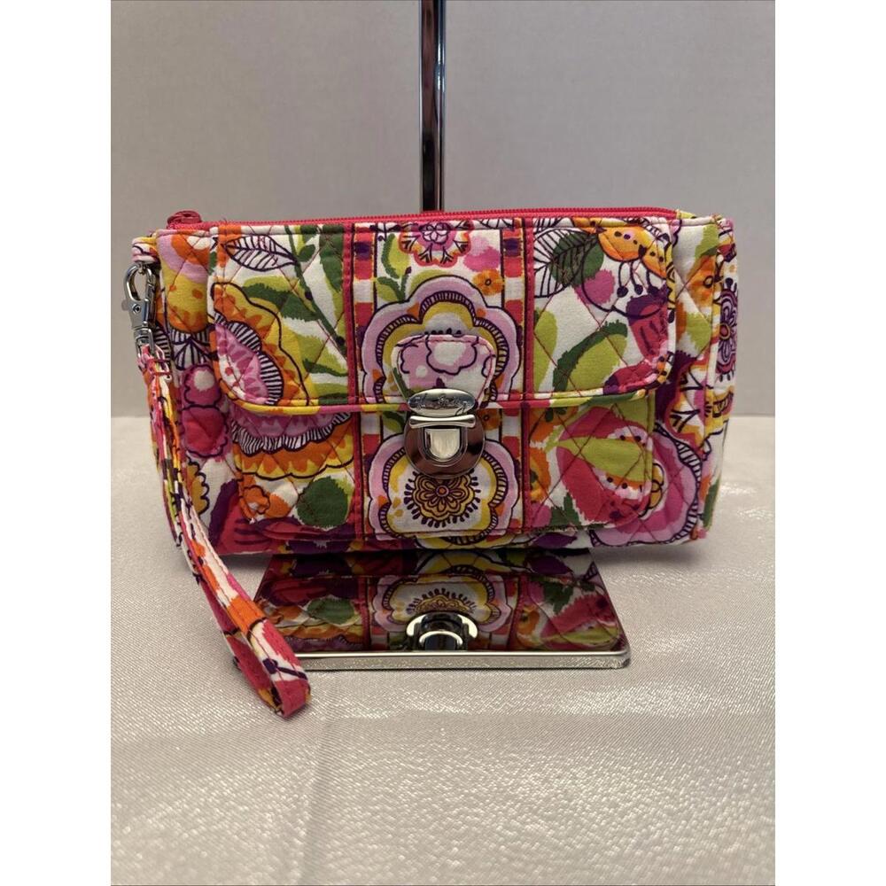 Vera Bradley Push lock Wristlet Lili Bell Pattern